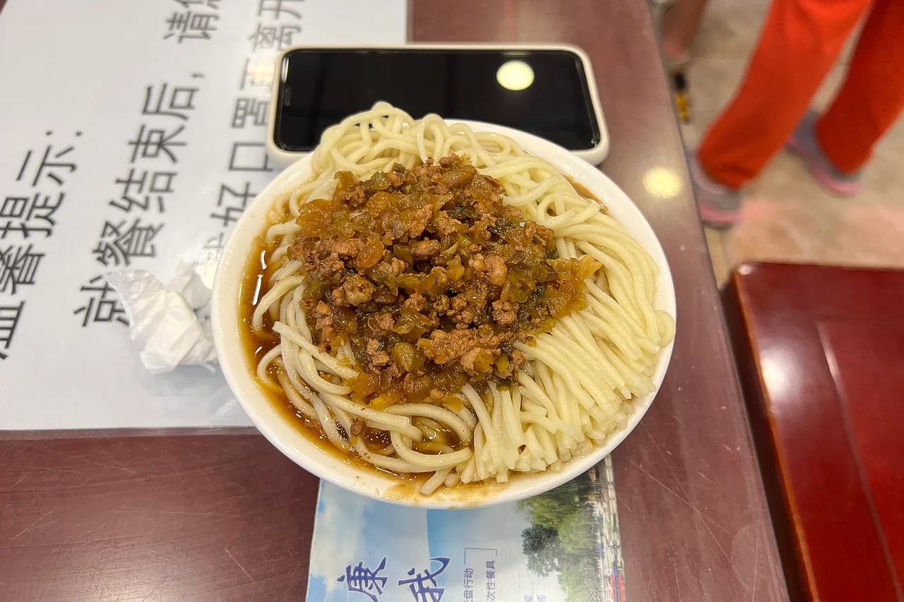 Noodles dan dan picantes