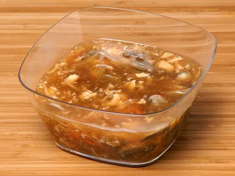 Sopa chinesa ácida e picante