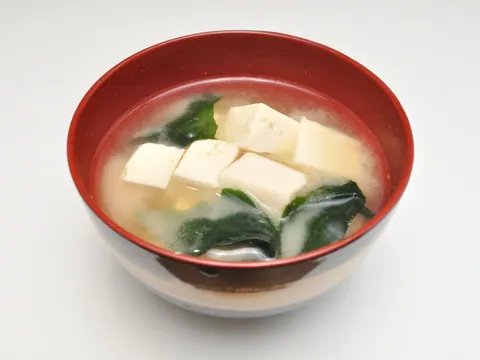 Sopa de miso com tofu