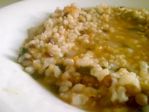 Arroz de lentilhas com abóbora e brócolos