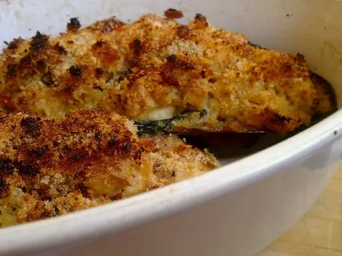 Beringelas recheadas de millet e tofu