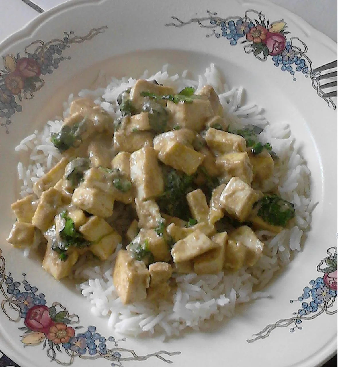 Caril verde de tofu e legumes