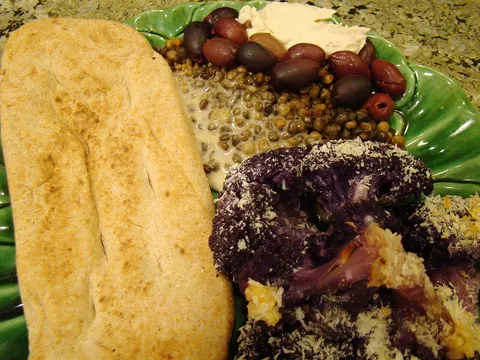Couve-flor assada com lentilhas e tahini
