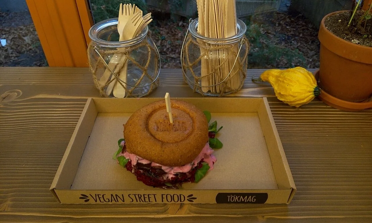 Kidney bean and beetroot burgers