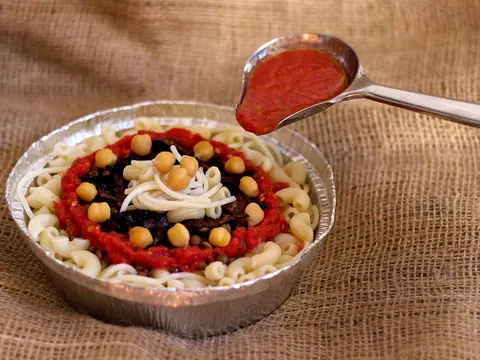 Koshari de arroz, massa e lentilhas