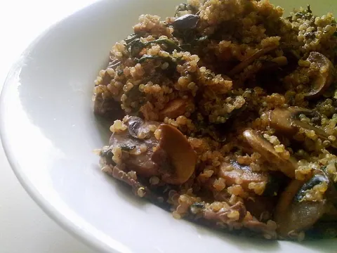 Quinoa com cogumelos