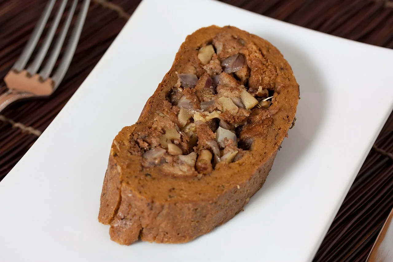 Seitan recheado com cogumelos e couves