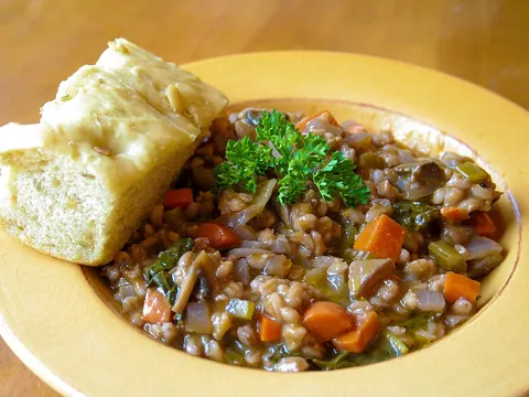 Sopa de cevada e cogumelos