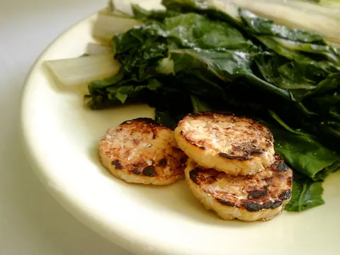 Tempeh com acelgas e arroz integral